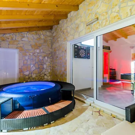 Cozy In Dubravka With Sauna Apartament Dubravka