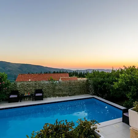 Cozy In Dubravka With Sauna Apartament