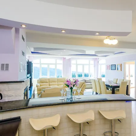 Cozy In Dubravka With Sauna *